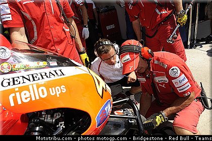 motogp_rossi_012_indianapolis_2011.jpg