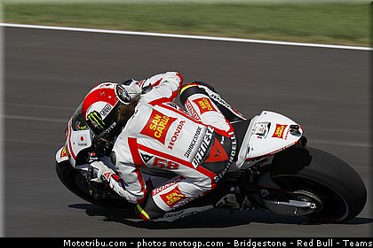 motogp_simoncelli_016_indianapolis_2011.jpg