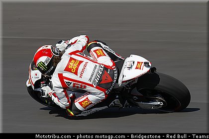 motogp_simoncelli_017_indianapolis_2011.jpg