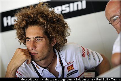 motogp_simoncelli_022_indianapolis_2011.jpg