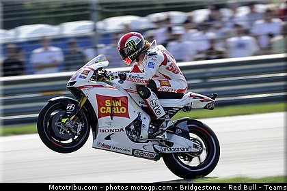 motogp_simoncelli_028_indianapolis_2011.jpg