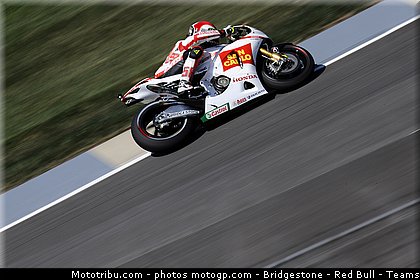 motogp_simoncelli_031_indianapolis_2011.jpg