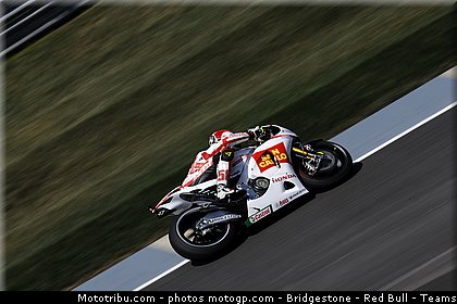 motogp_simoncelli_033_indianapolis_2011.jpg