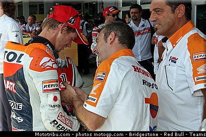 motogp_stoner_015_indianapolis_2011.jpg