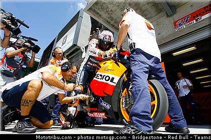 motogp_stoner_056_indianapolis_2011.jpg