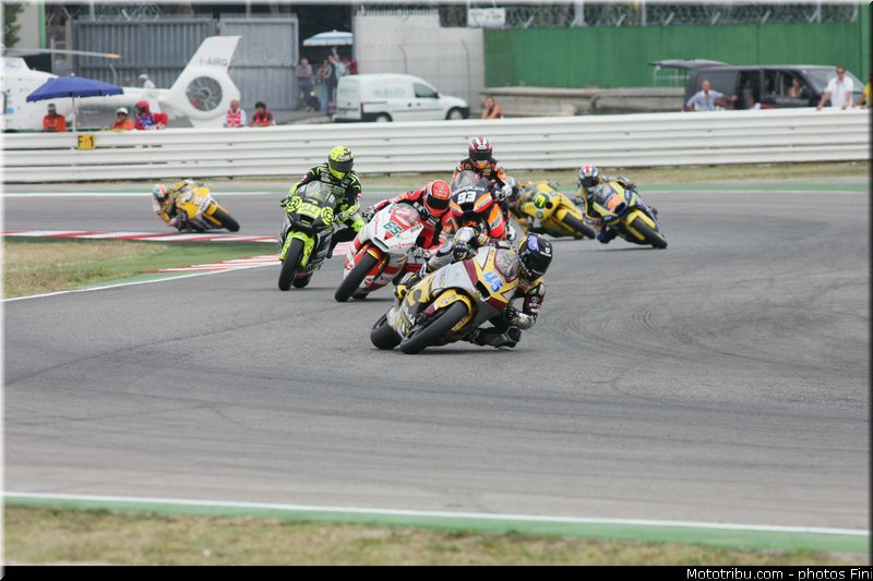 moto2_001_san_marin_misano_adriatico_2011