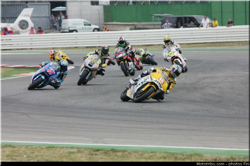 moto2_002_san_marin_misano_adriatico_2011