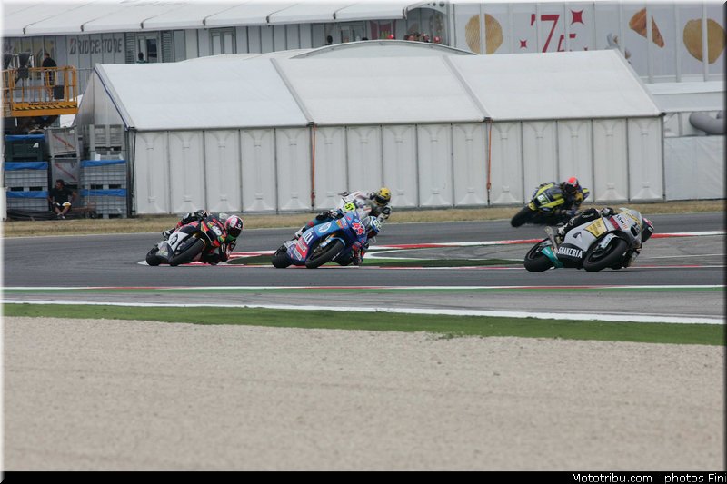 moto2_009_san_marin_misano_adriatico_2011