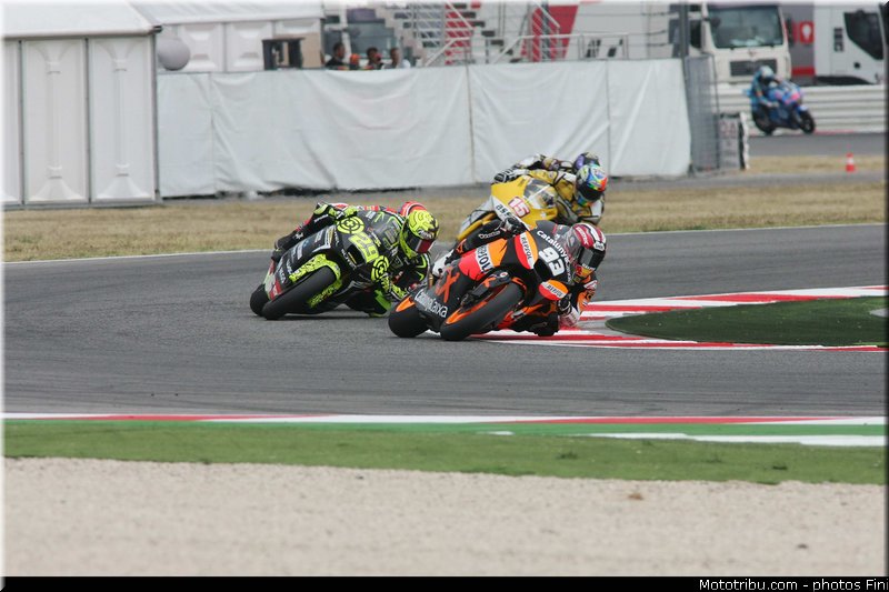 moto2_022_san_marin_misano_adriatico_2011