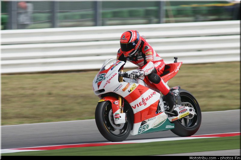 moto2_bradl_005_san_marin_misano_adriatico_2011