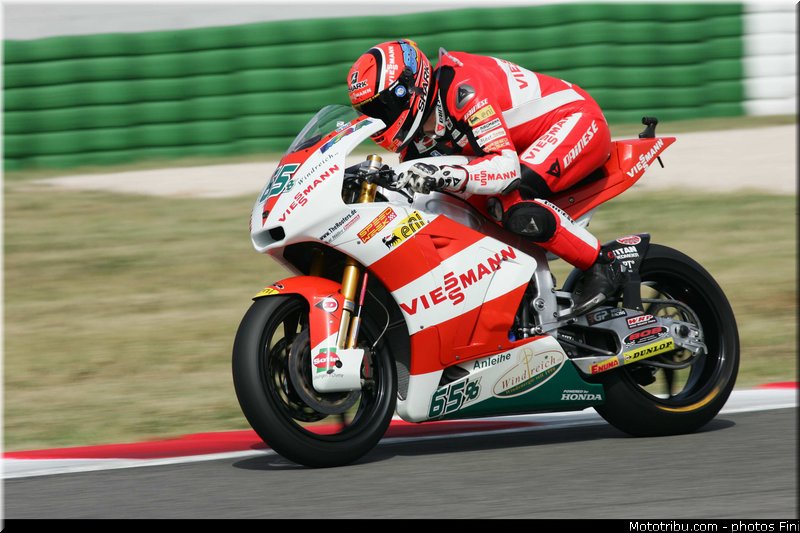 moto2_bradl_006_san_marin_misano_adriatico_2011