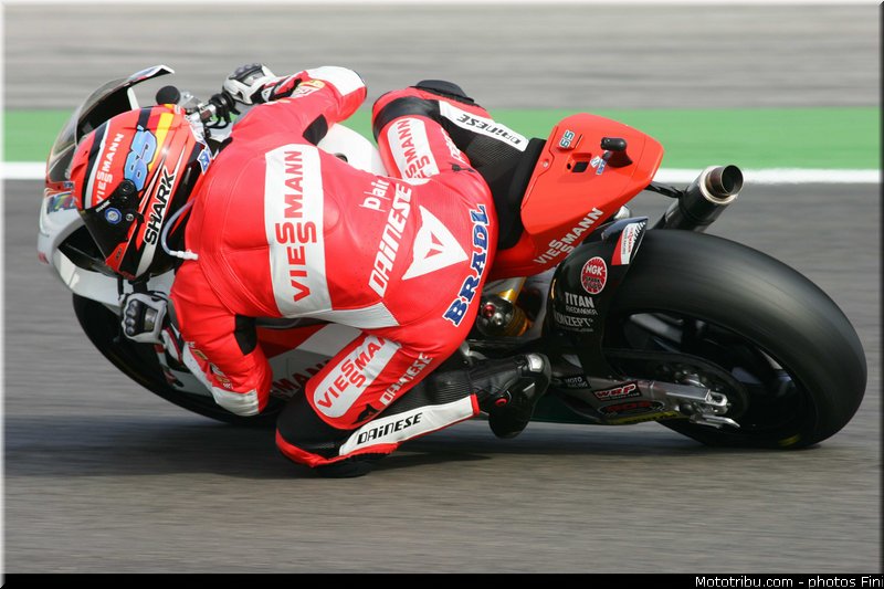 moto2_bradl_009_san_marin_misano_adriatico_2011