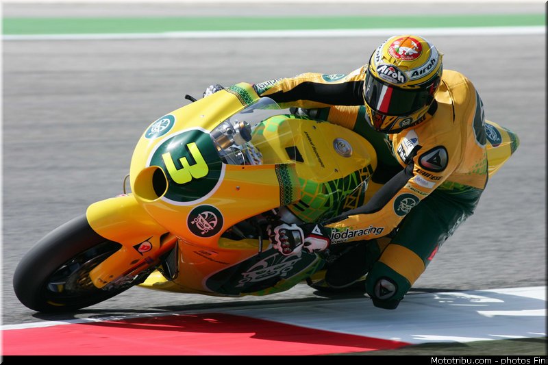 moto2_corsi_002_san_marin_misano_adriatico_2011