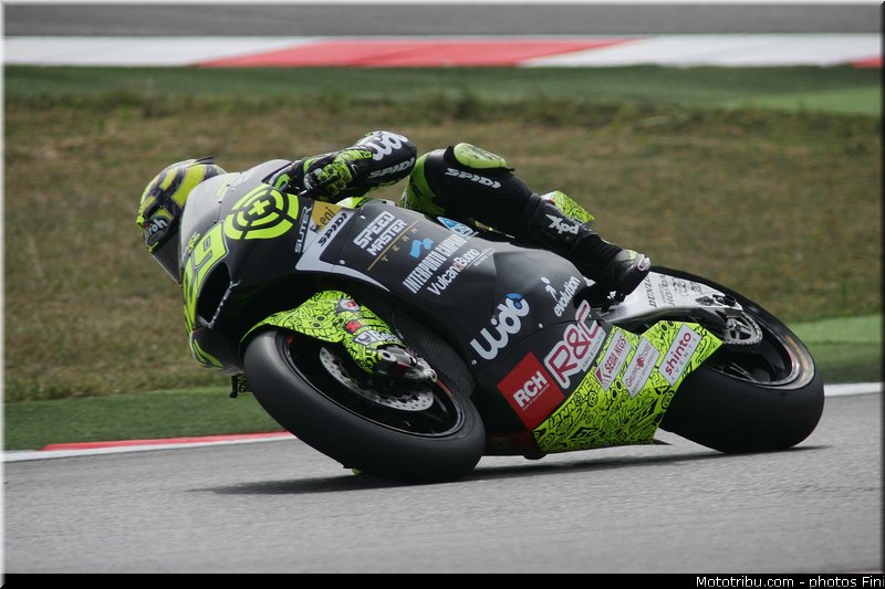 moto2_iannone_002_san_marin_misano_adriatico_2011