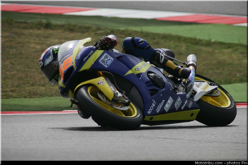 moto2_smith_001_san_marin_misano_adriatico_2011