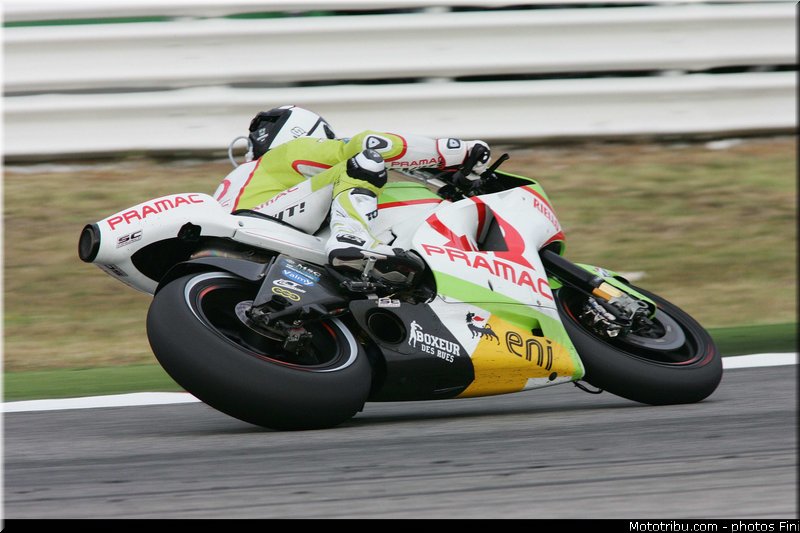 motogp_de_puniet_001_san_marin_misano_adriatico_2011
