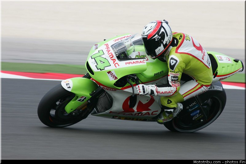 motogp_de_puniet_002_san_marin_misano_adriatico_2011