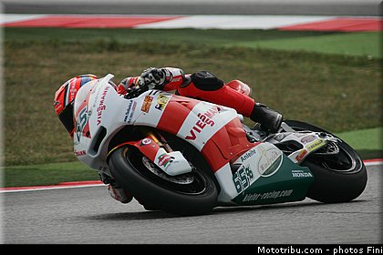 moto2_bradl_001_san_marin_misano_adriatico_2011.jpg