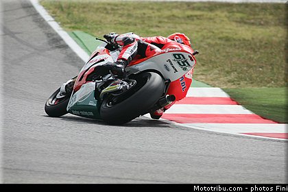 moto2_bradl_003_san_marin_misano_adriatico_2011.jpg