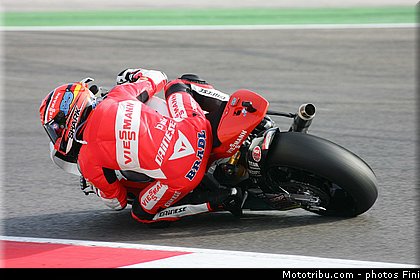 moto2_bradl_007_san_marin_misano_adriatico_2011.jpg