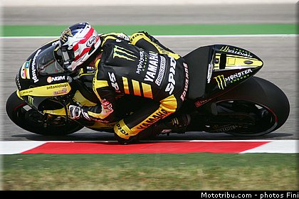 motogp_edwards_003_san_marin_misano_adriatico_2011.jpg