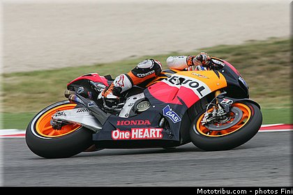 motogp_stoner_001_san_marin_misano_adriatico_2011.jpg
