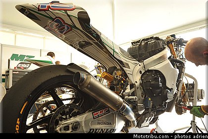 motogp_paddock_san_marin_misano_adriatico_2011_010.jpg