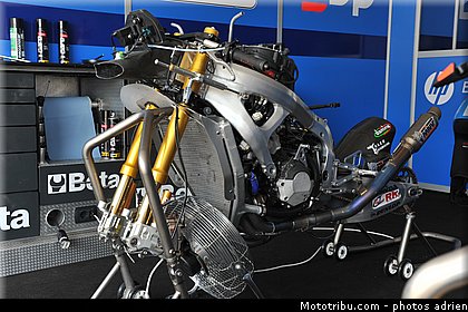 motogp_paddock_san_marin_misano_adriatico_2011_018.jpg