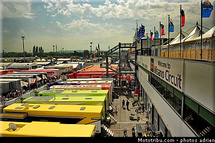 motogp_paddock_san_marin_misano_adriatico_2011_033.jpg