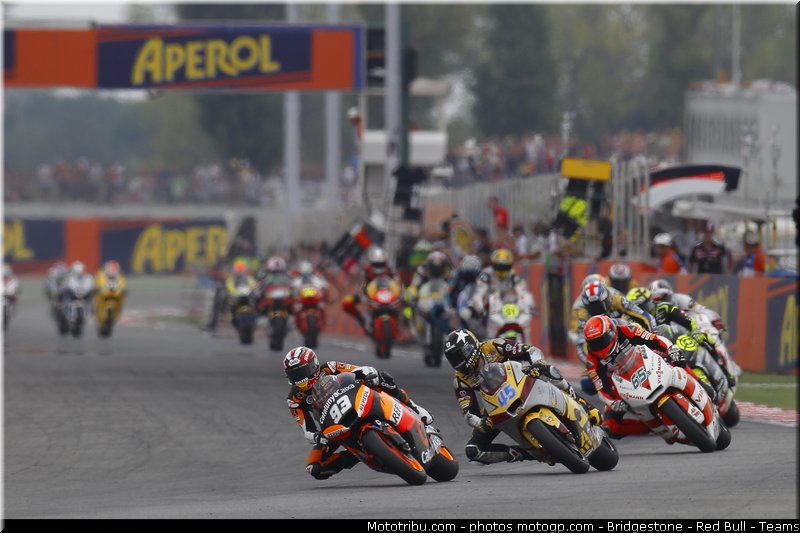 moto2_001_san_marin_misano_2011