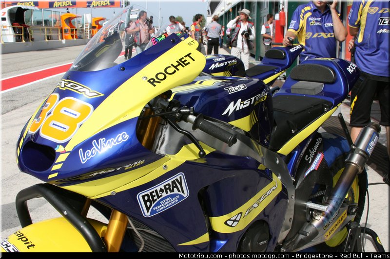 moto2_018_san_marin_misano_2011