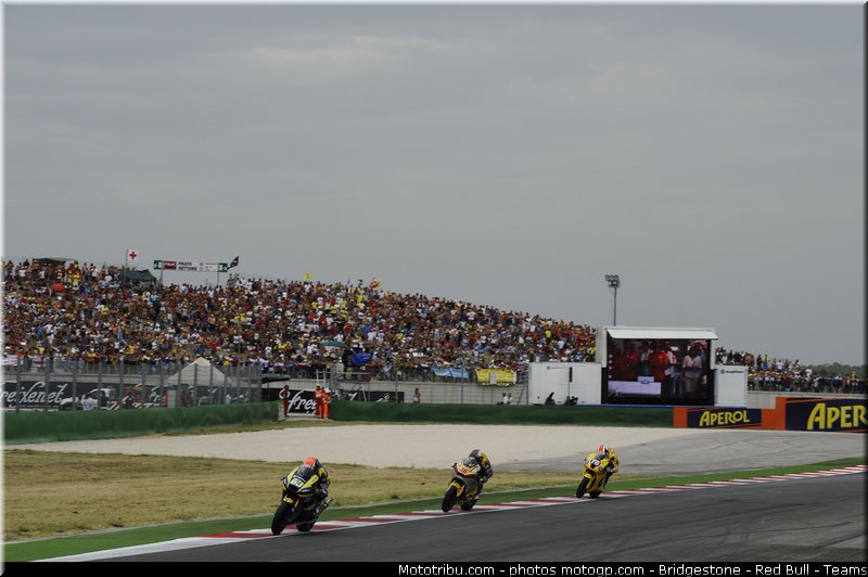 moto2_026_san_marin_misano_2011