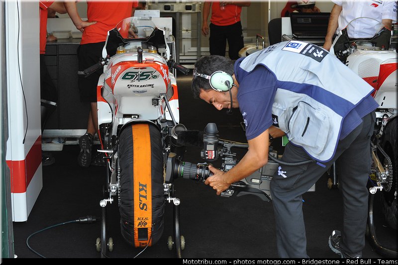 moto2_bradl_001_san_marin_misano_2011