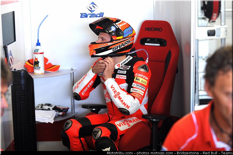 moto2_bradl_002_san_marin_misano_2011