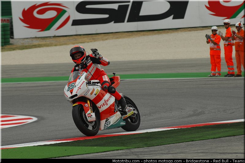 moto2_bradl_020_san_marin_misano_2011
