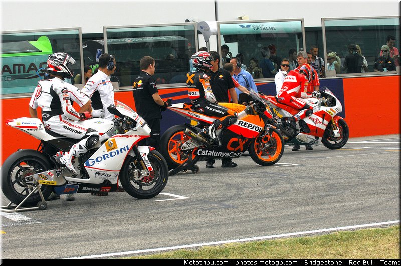 moto2_tech3_012_san_marin_misano_2011