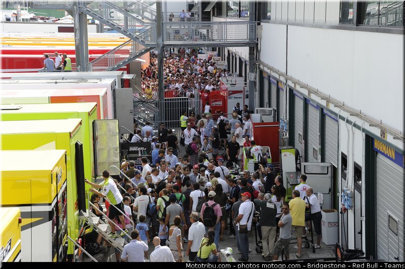 motogp_ambiance_005_san_marin_misano_2011