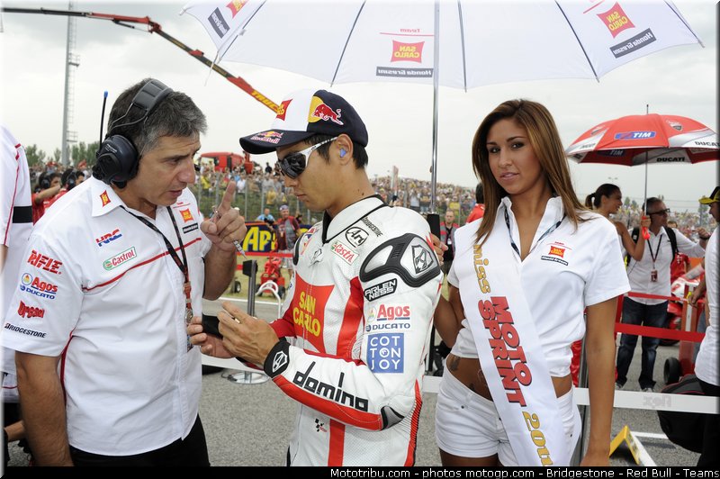 motogp_pitbabe_010_san_marin_misano_2011