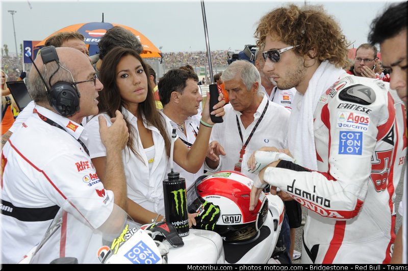 motogp_pitbabe_011_san_marin_misano_2011