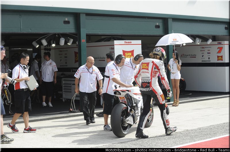 motogp_simoncelli_031_san_marin_misano_2011