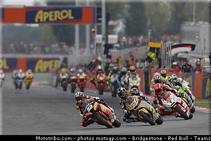 moto2_001_san_marin_misano_2011.jpg