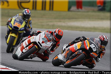 moto2_002_san_marin_misano_2011.jpg