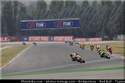 moto2_042_san_marin_misano_2011.jpg