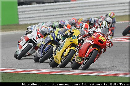 moto2_052_san_marin_misano_2011.jpg