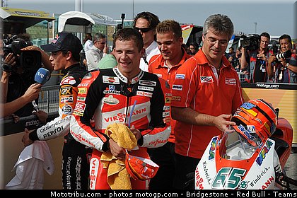 moto2_bradl_007_san_marin_misano_2011.jpg