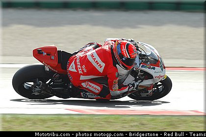 moto2_bradl_012_san_marin_misano_2011.jpg