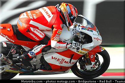 moto2_bradl_013_san_marin_misano_2011.jpg
