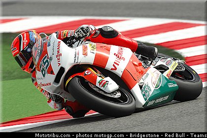 moto2_bradl_014_san_marin_misano_2011.jpg