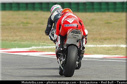 moto2_bradl_015_san_marin_misano_2011.jpg