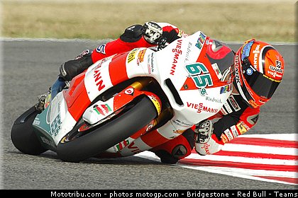 moto2_bradl_017_san_marin_misano_2011.jpg